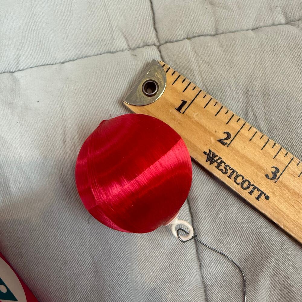 Lot 10 Vintage Red Balls Lidco Silk Satin "Un-Breakable" Christmas Decorations - Picture 5 of 7